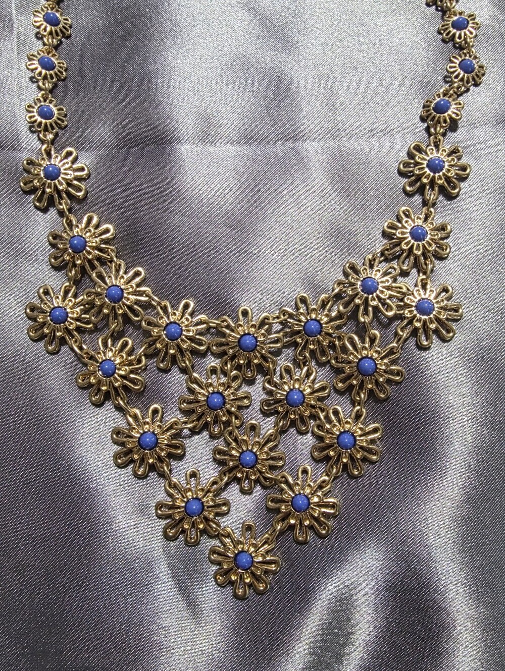 Vintage Isaac Mizrahi gold-tone bib necklace blue bead flower accents - Picture 2 of 3